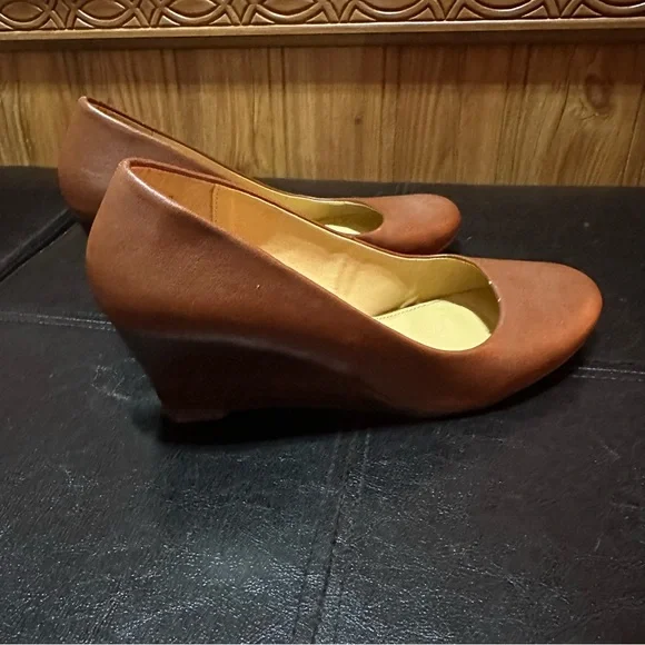 Camel wedge heels size 9 - Picture 6 of 7
